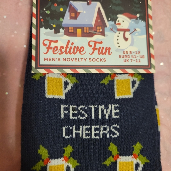 NWT ~ 2 Pair Beer Socks & Bottle Cap Bank ~ Festive & Fun! FINAL PRICE! - Picture 5 of 16